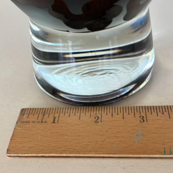 Beautiful Glass Amethyst Heavy Vase With Frosted Detail, Thick Clear Bottom - Picture 9 of 12